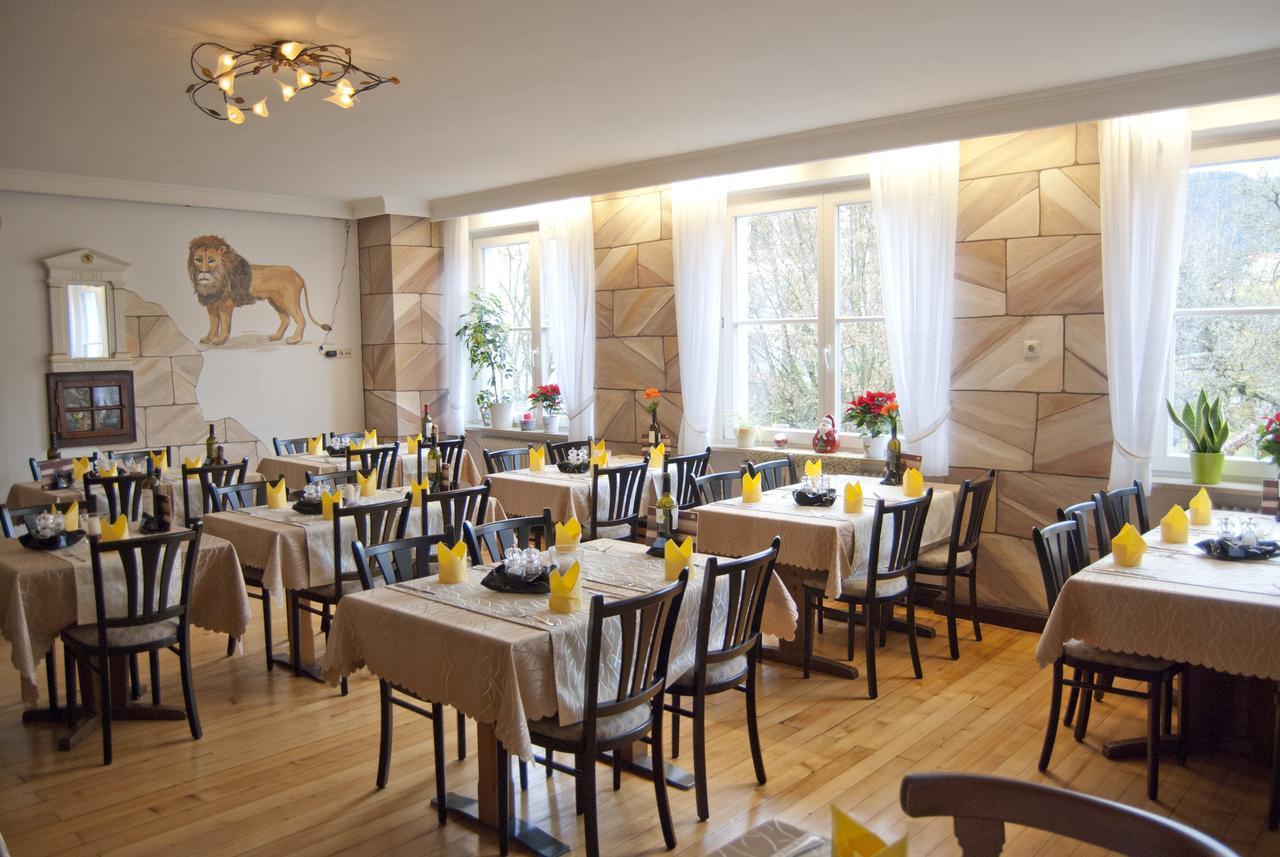 Gasthaus Zum Loewen - Restaurant Akropolis Hausach Kültér fotó